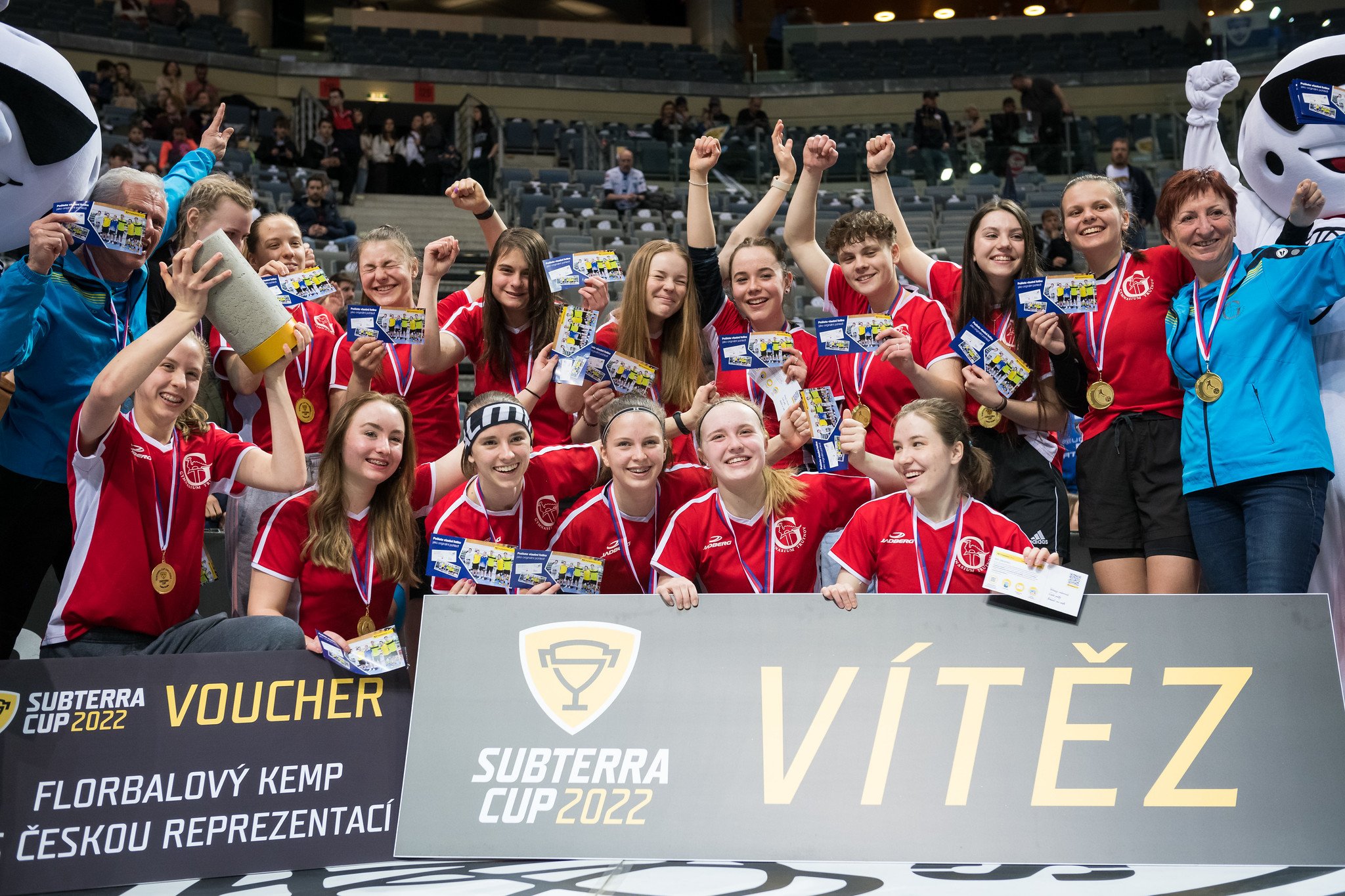 Startují školské poháry! Subterra Cup hlásí rekord, ČEPS Cup se přehoupl  přes tisícovku | Český florbal